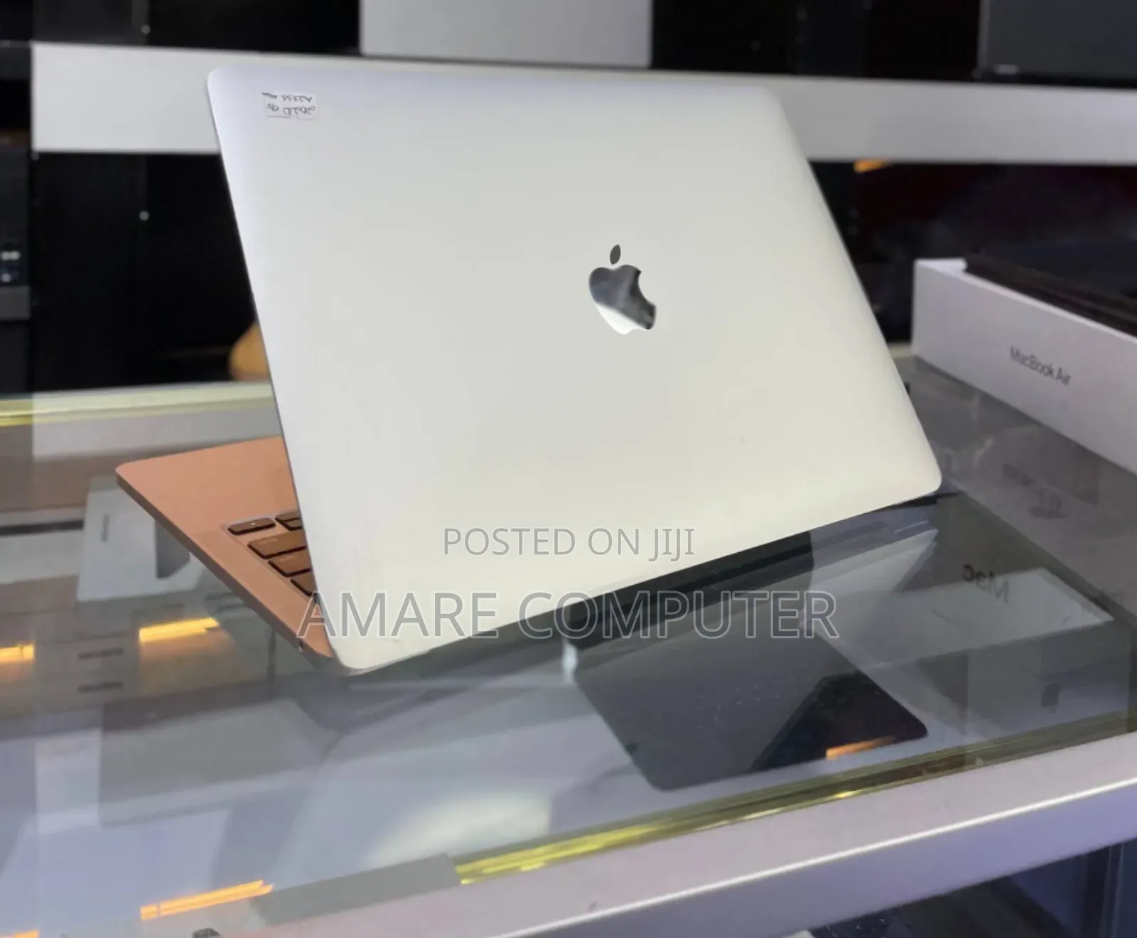 New Laptop Apple MacBook Pro M1 8GB Apple M1 Pro SSD 512GB