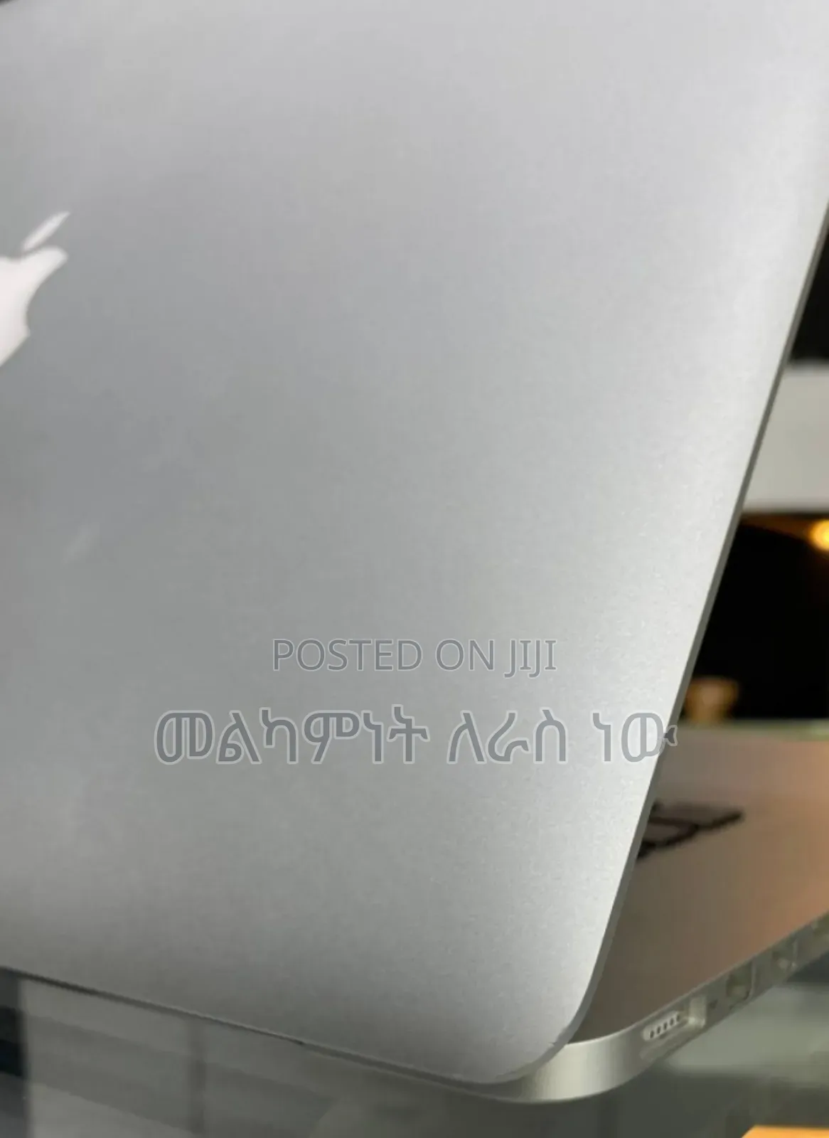 New Laptop Apple MacBook Pro 2015 8GB Intel Core I7 SSD 256GB