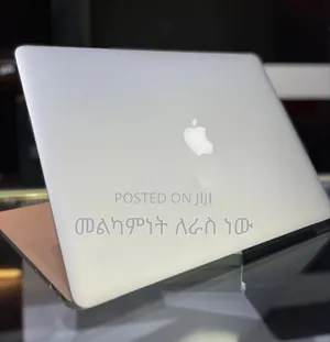 New Laptop Apple MacBook Pro 2015 8GB Intel Core I7 SSD 256GB