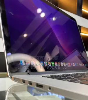 New Laptop Apple MacBook Pro 2015 8GB Intel Core I7 SSD 256GB