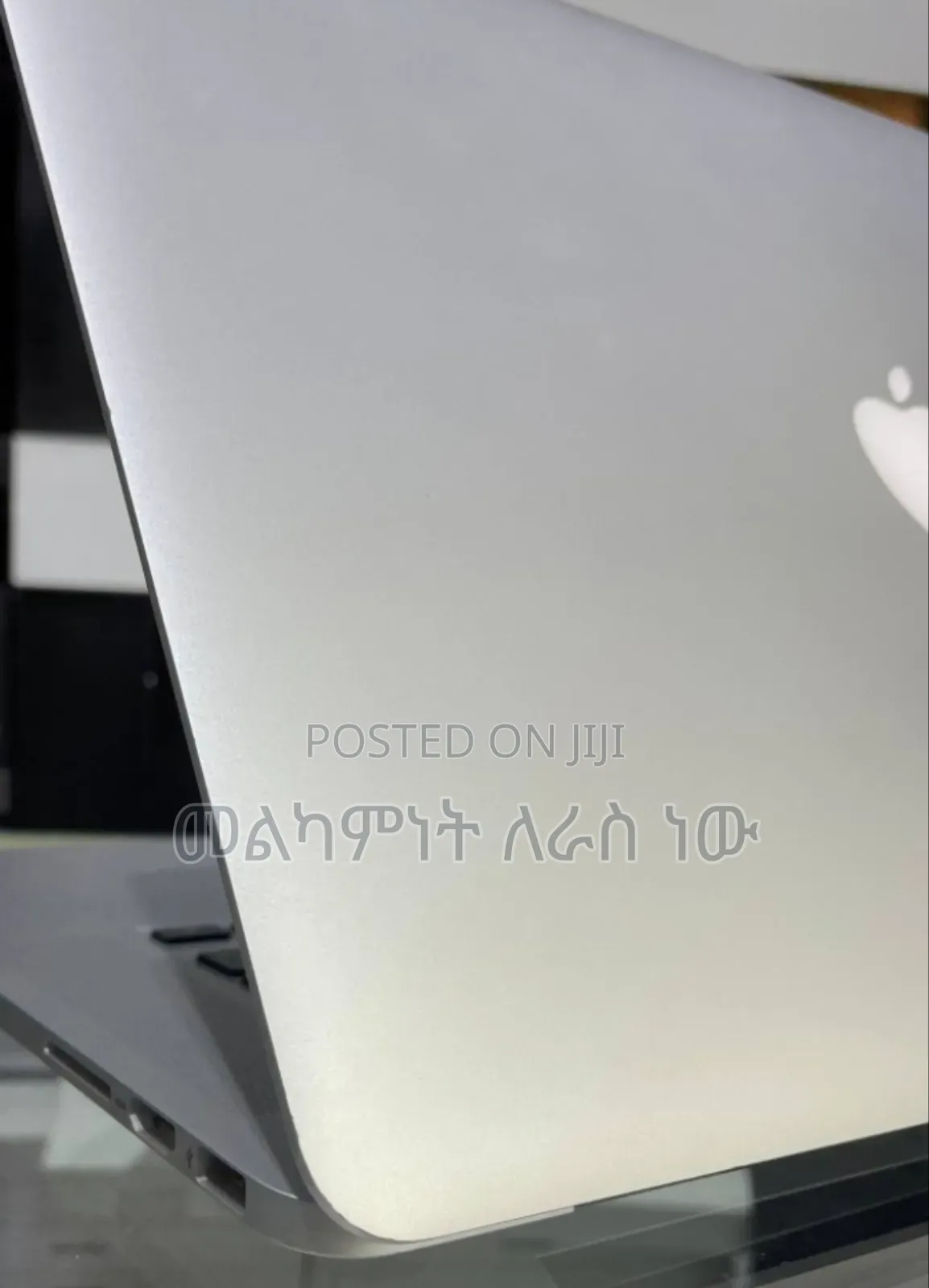 New Laptop Apple MacBook Pro 2015 8GB Intel Core I7 SSD 256GB