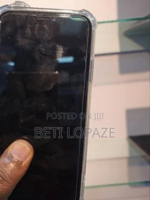 Photo - New Apple iPhone 11 128 GB White