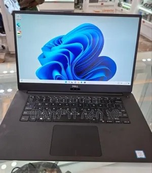Photo - New Laptop Dell Precision 5540 16GB Intel Core I5 SSD 256GB