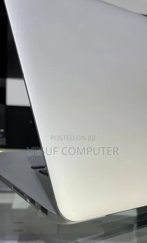 New Laptop Apple MacBook Pro 2015 16GB Intel Core I7 SSD 256GB