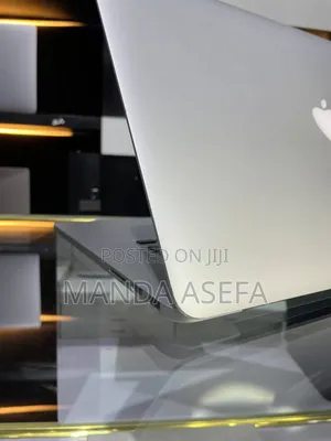 New Laptop Apple MacBook Pro 2015 16GB Intel Core I7 SSD 256GB