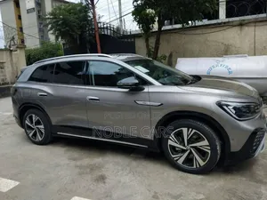 Photo - New Volkswagen ID.6 2025 Gold