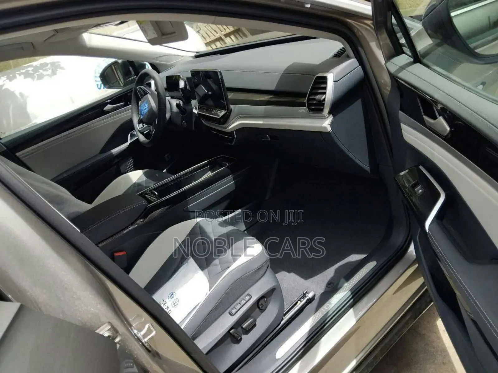 New Volkswagen ID.6 2025 Gold