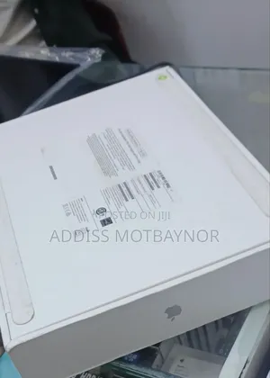 New Laptop Apple MacBook Pro 2022 M2 16GB Intel Core M2 SSD 1T