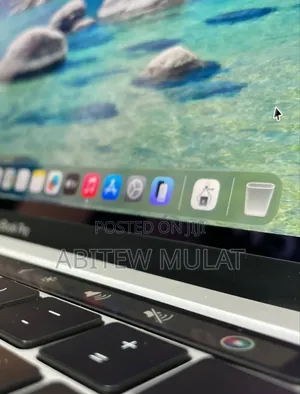 New Laptop Apple MacBook Pro M1 8GB Apple M1 SSD 512GB