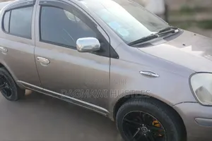 Toyota Yaris 1.0 2004 Gray