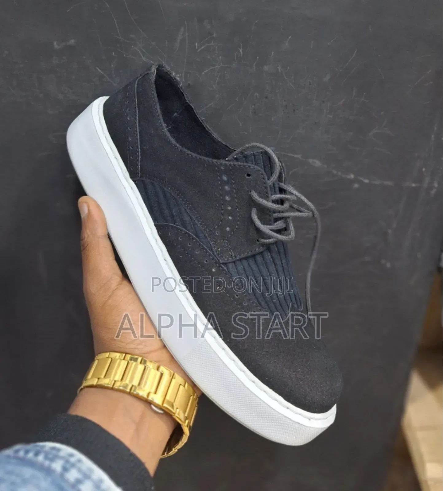  Flat Chekich Sneaker
 Made in Turkey