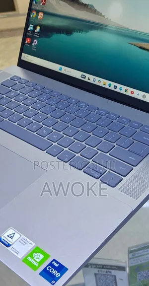 New Laptop Dell Inspiron 16 5620 16GB Intel Core I7 SSD 512GB