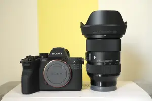 Photo - Sony Alpha 7 Iv Interchangeable Sigma