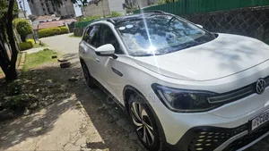 Photo - Volkswagen ID.6 2022 White