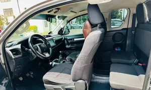 Toyota Hilux 2019 Gray