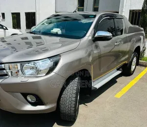 Toyota Hilux 2019 Gray