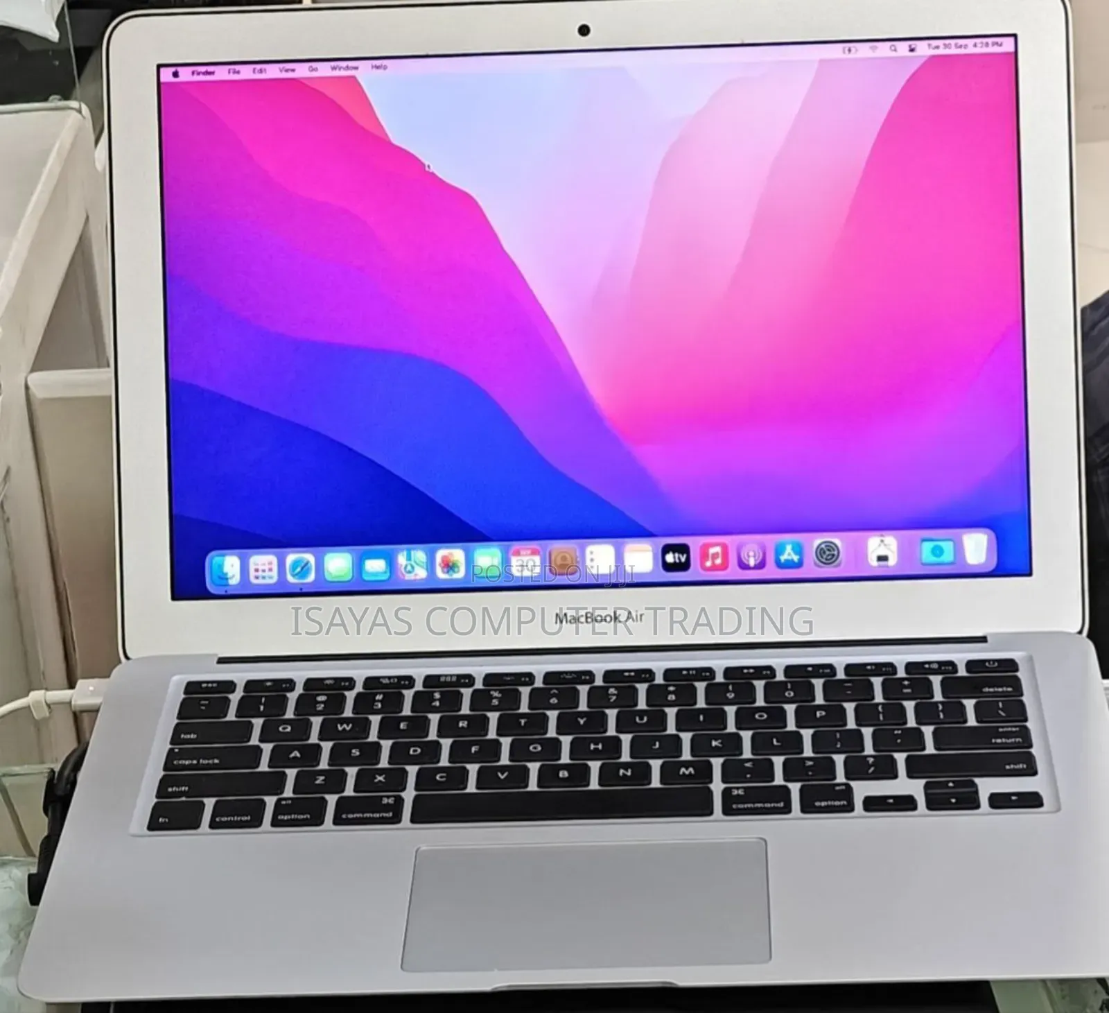 New Laptop Apple MacBook Air 2017 8GB Intel Core I7 SSD 256GB