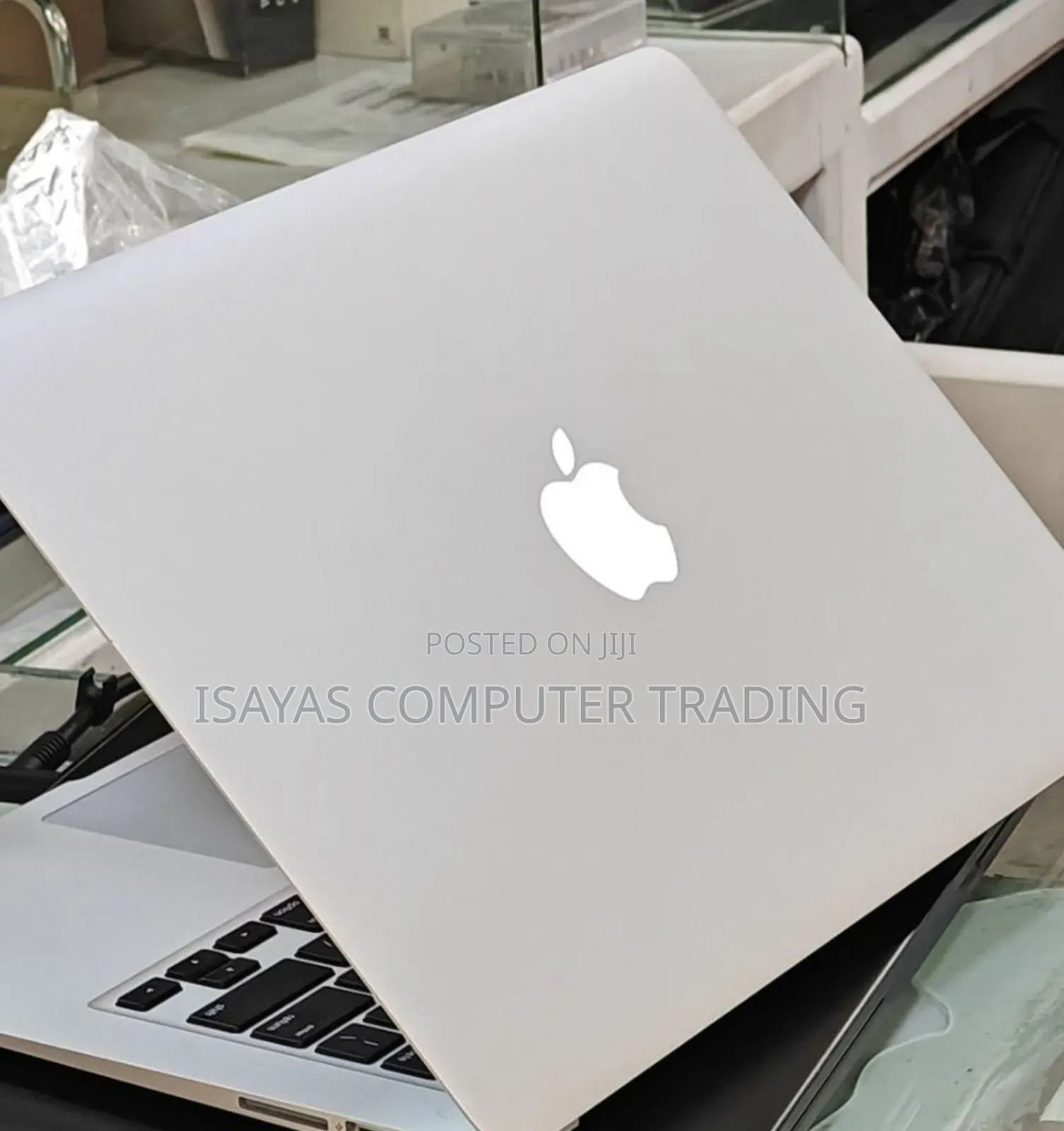 New Laptop Apple MacBook Air 2017 8GB Intel Core I7 SSD 256GB