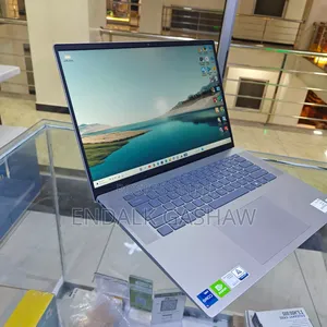 New Laptop Dell Inspiron 16 5620 16GB Intel Core I7 SSD 512GB