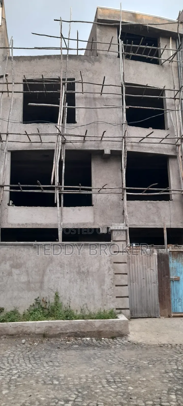 6bdrm House in Haile Garment, Nifas Silk-Lafto for sale