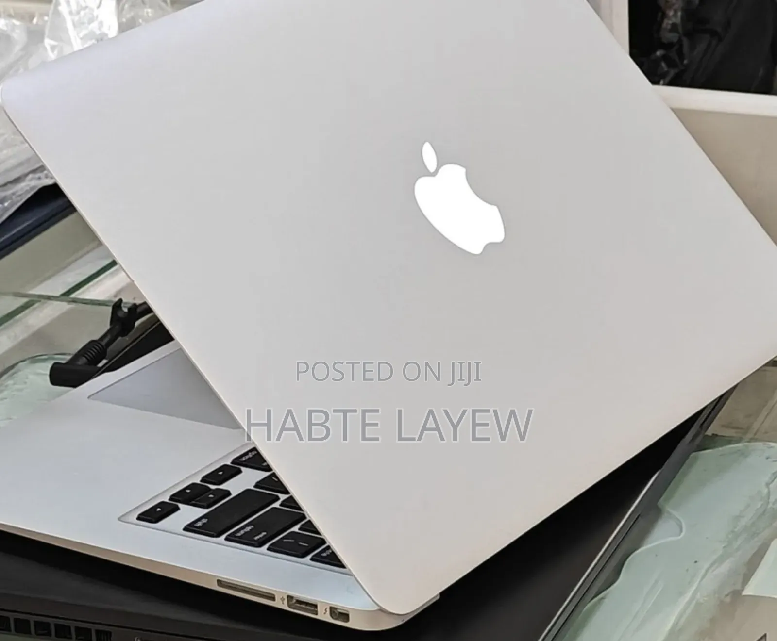 New Laptop Apple MacBook Pro 2017 8GB Intel Core I7 SSD 512GB