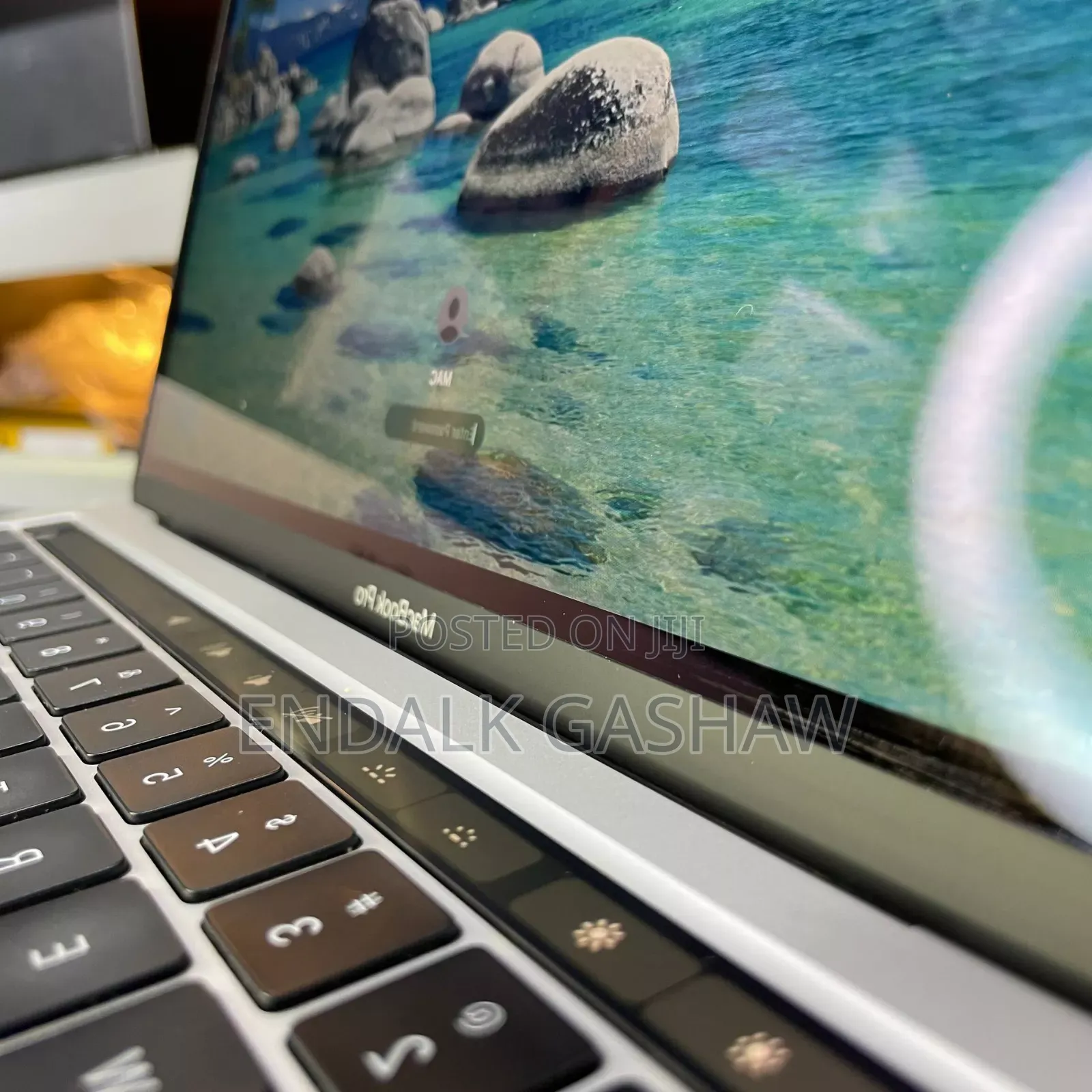 New Laptop Apple MacBook Pro M1 8GB Apple M1 SSD 256GB