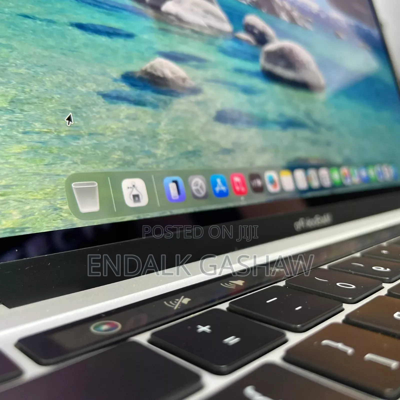 New Laptop Apple MacBook Pro M1 8GB Apple M1 SSD 256GB