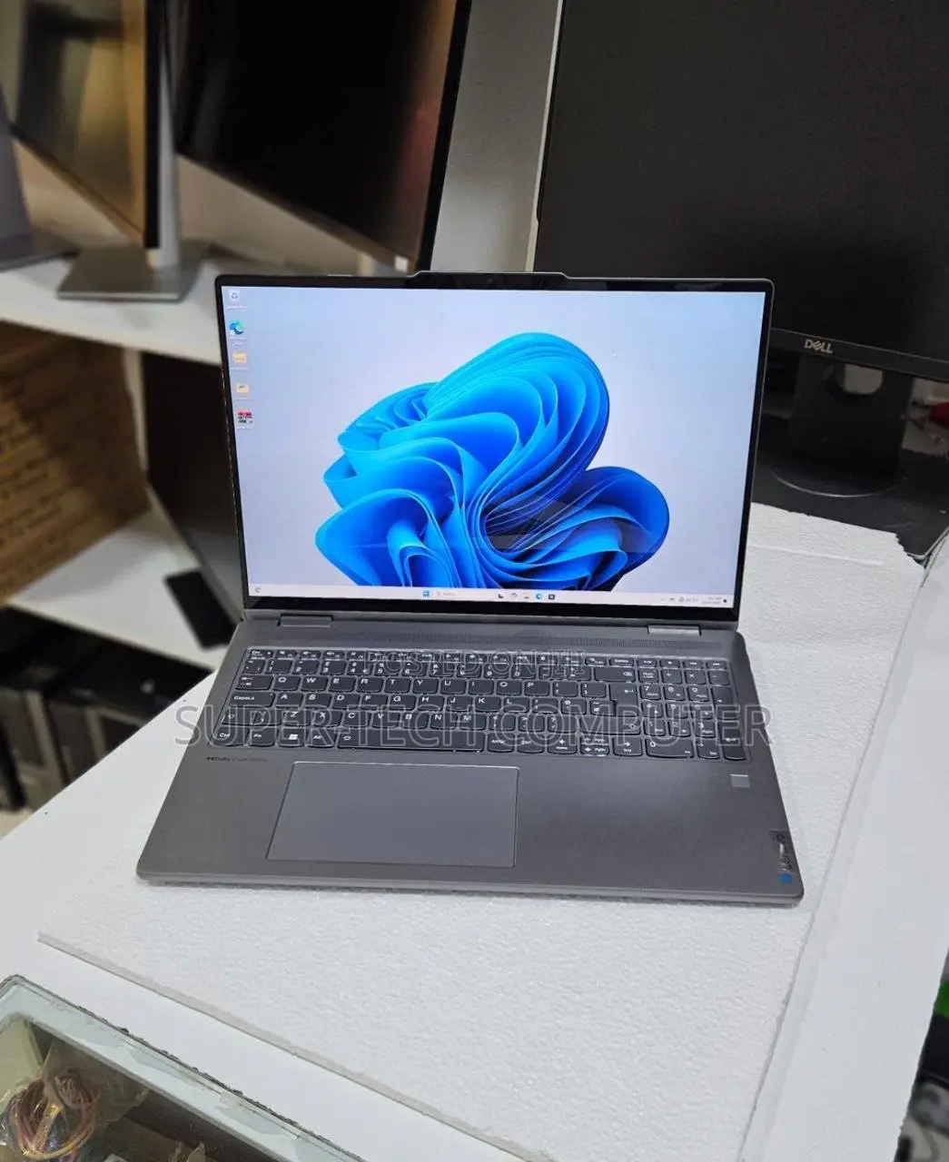 New Laptop Lenovo Yoga 7i 16GB Intel Core I7 SSD 512GB