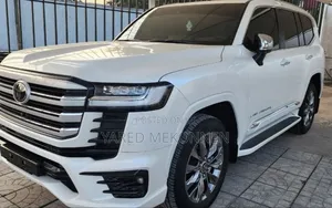 Photo - New Toyota Land Cruiser 2023 White