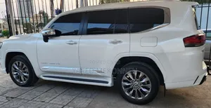 New Toyota Land Cruiser 2023 White