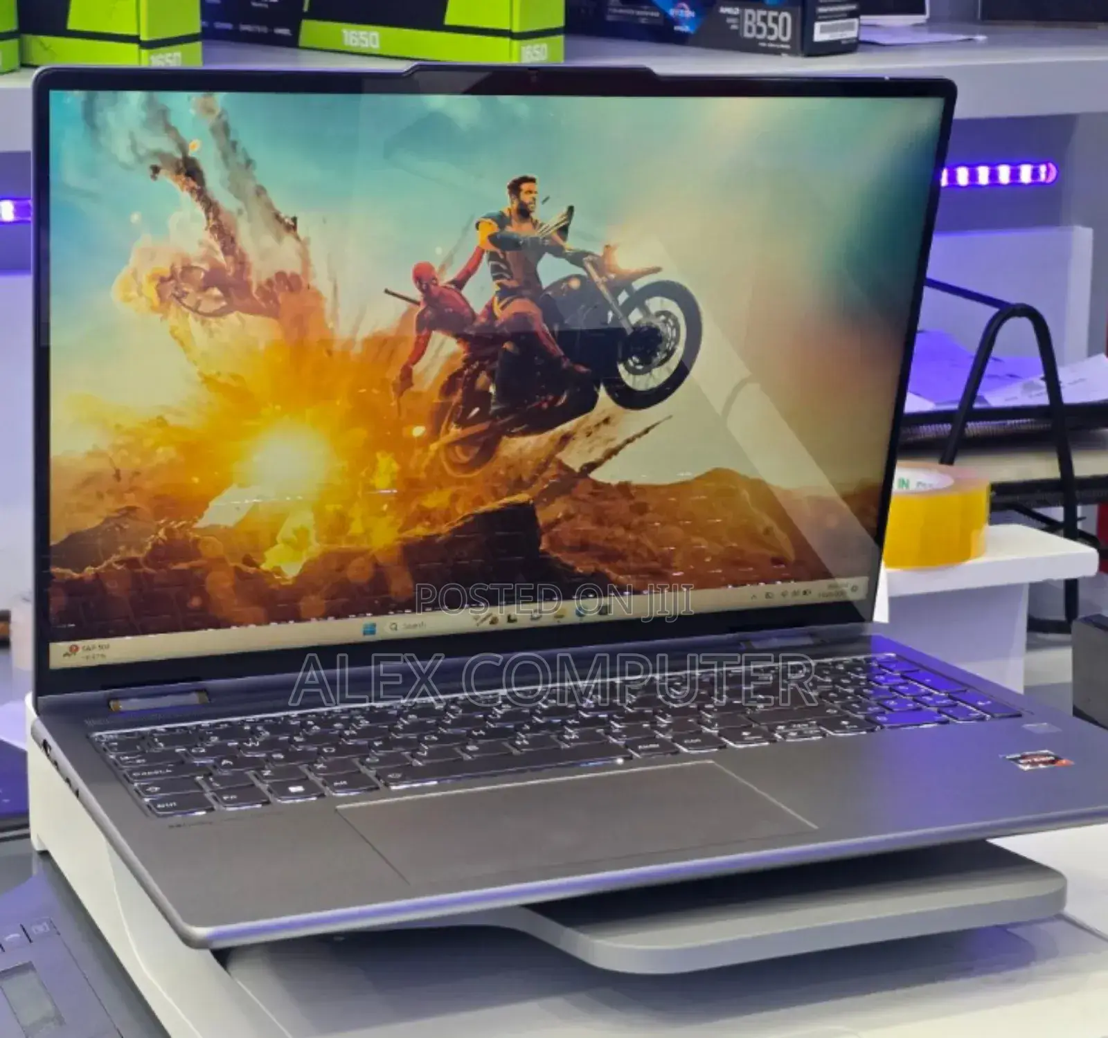 New Laptop Lenovo 16GB AMD Ryzen 7 SSD 512GB