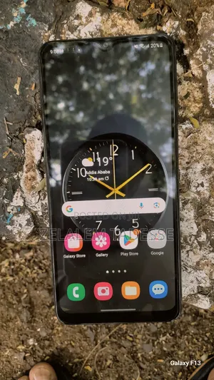 Photo - Samsung Galaxy A12 128 GB Black