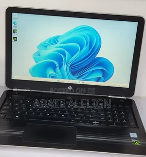 New Laptop HP Pavilion 15 8GB Intel Core i5 SSD 256GB