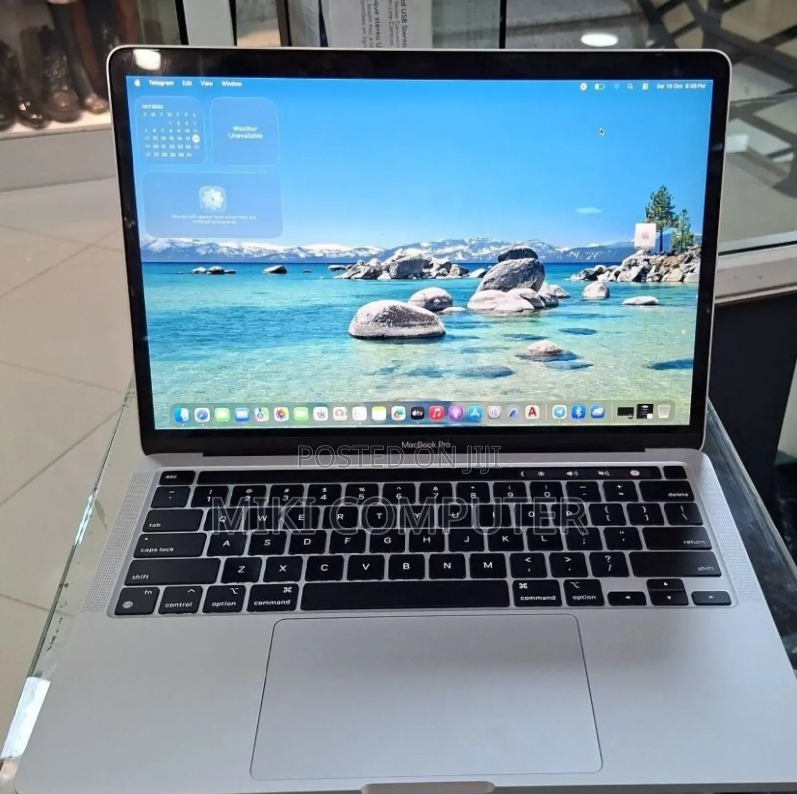 New Laptop Apple MacBook Pro 2022 M2 8GB Intel SSD 512GB