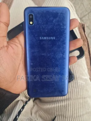 Photo - Samsung A10 32 GB Blue