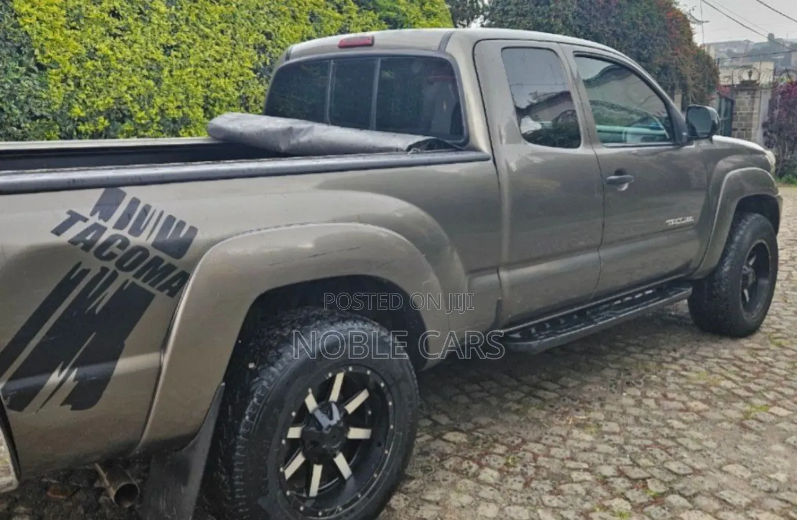 Toyota Tacoma 2012 Gray