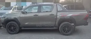 Toyota Hilux 2021 Gray