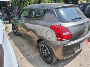 Suzuki Swift 2022 Gray