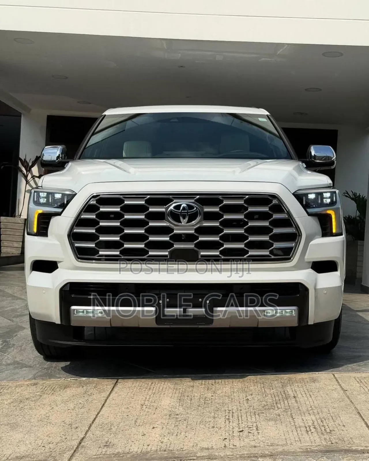 Toyota Sequoia Limited 4WD 2024 Ivory