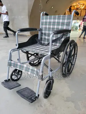 Wheelchair固曲pediatric Wheelchair –Wheelchair鹽山frame Is Strong Enough