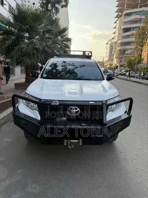 Photo - Toyota Land Cruiser Prado 2019 White