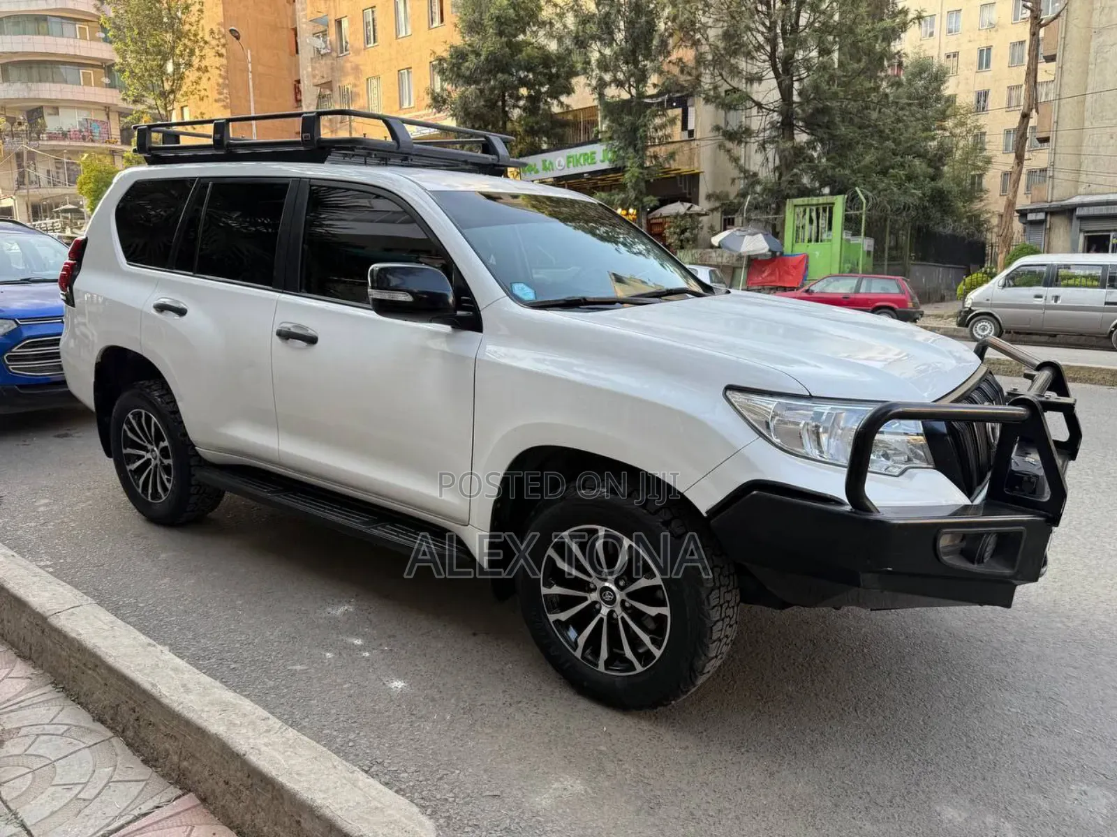 Toyota Land Cruiser Prado 2019 White