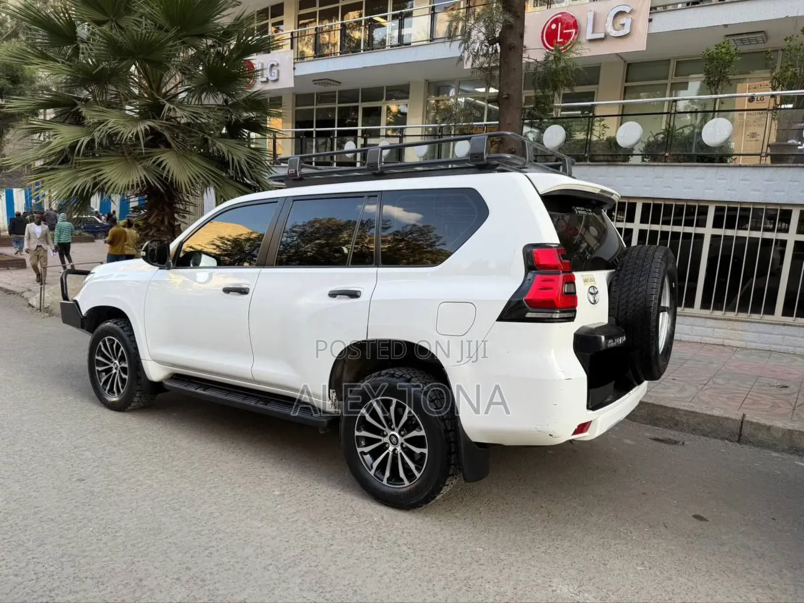 Toyota Land Cruiser Prado 2019 White