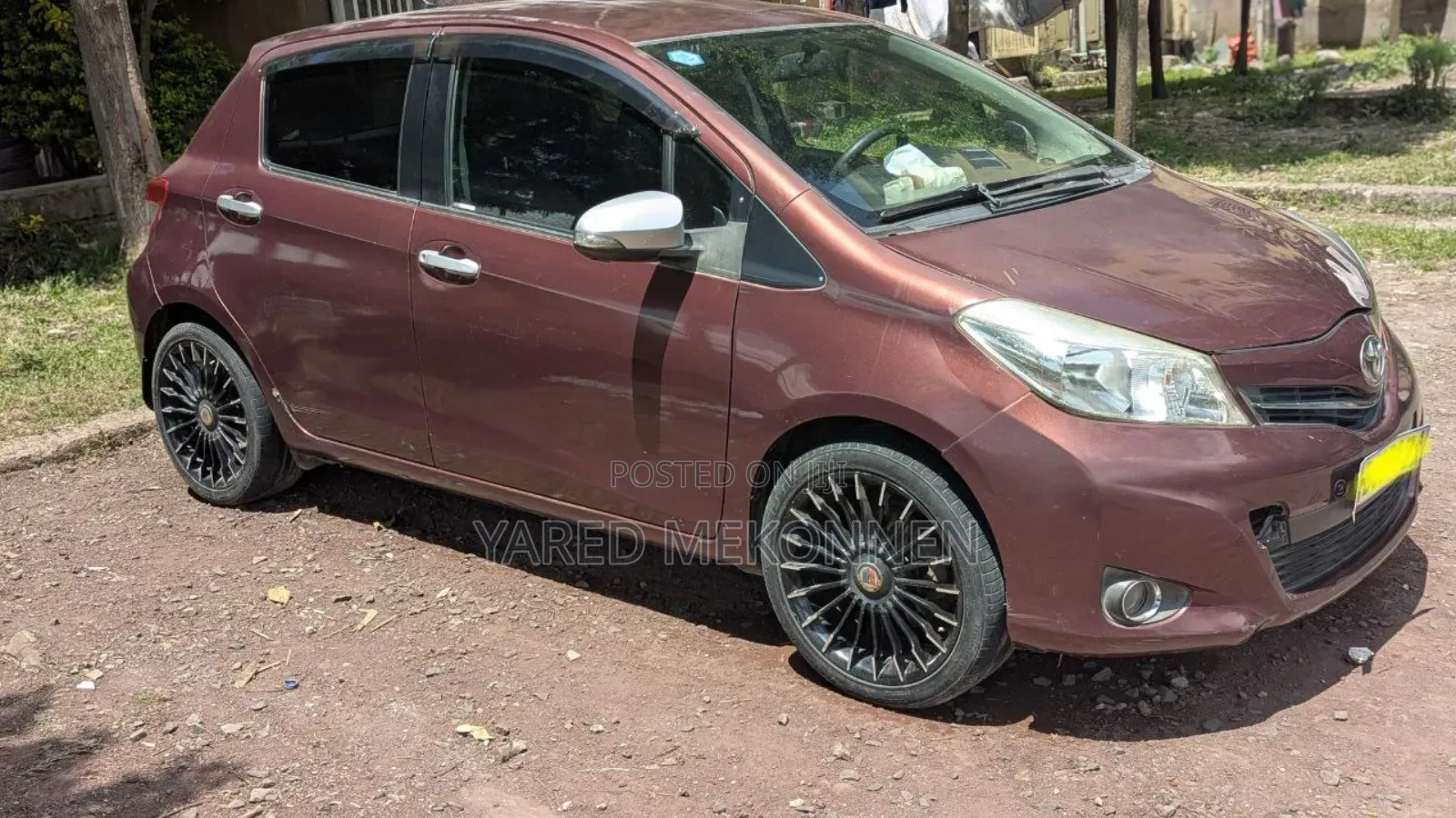 Toyota Yaris 2011 Brown