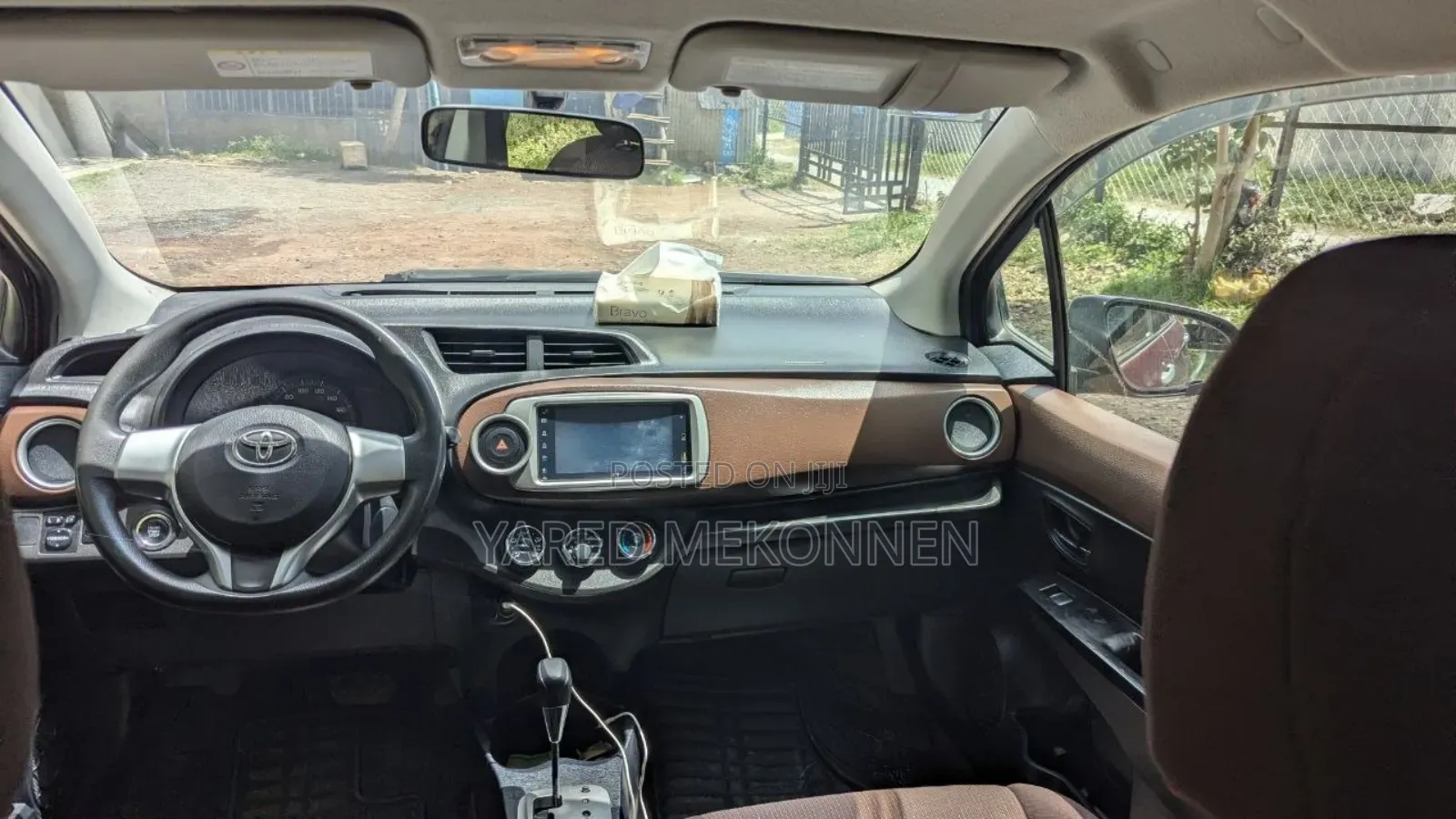 Toyota Yaris 2011 Brown