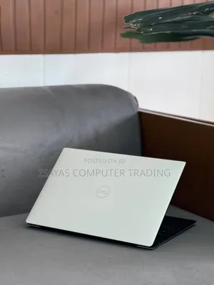 New Laptop Dell XPS 13 8GB Intel Core I7 SSD 512GB