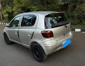 Toyota Vitz 2003 Ivory