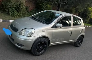 Toyota Vitz 2003 Ivory