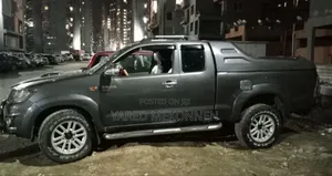 Toyota Hilux 2013 Gray