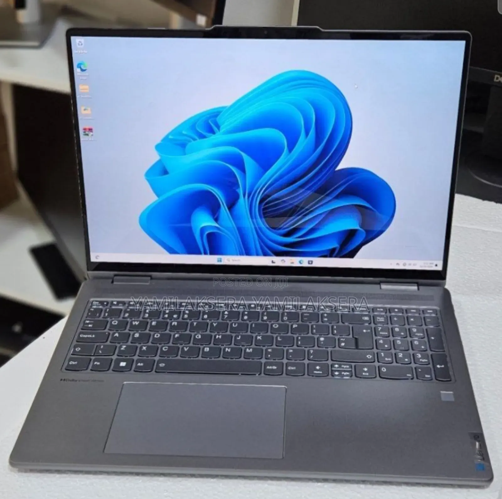 New Laptop Lenovo Yoga 7i 16GB Intel Core I7 SSD 512GB